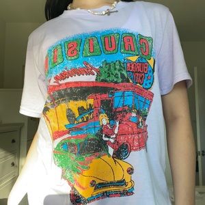 Super cute y2k 90s graffiti t-shirt